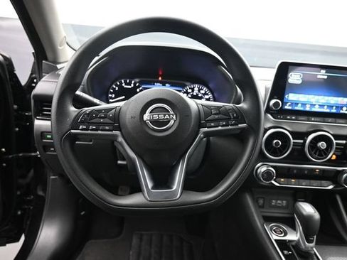 Used 2025 Nissan Sentra SV FWD image 12