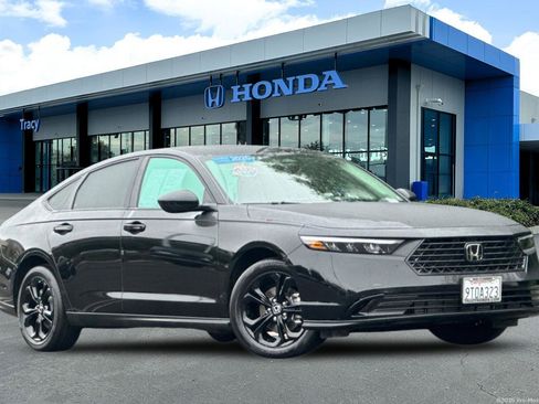 Certified 2025 Honda Accord SE image 2