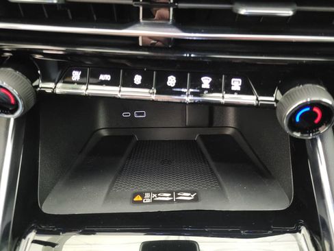 New 2026 Chevrolet Traverse LT w/ Sun and Wheel Package image 7