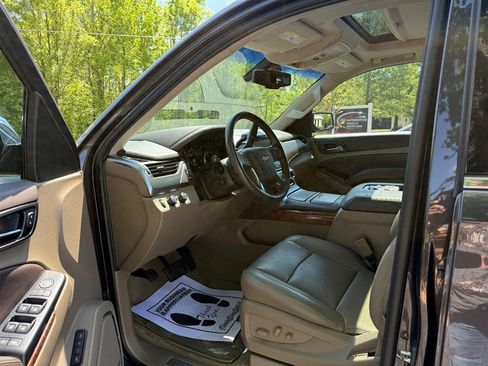 Used 2017 Chevrolet Tahoe Premier AWD/4WD image 12