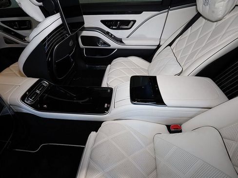 Used 2024 Mercedes-Benz Maybach S 680 4MATIC image 23