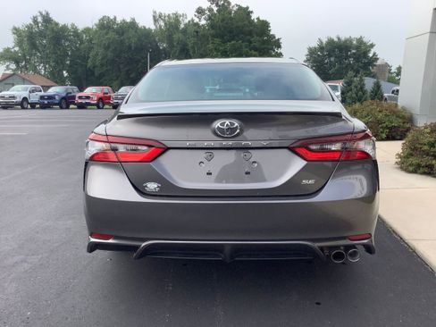 Used 2023 Toyota Camry SE FWD image 5