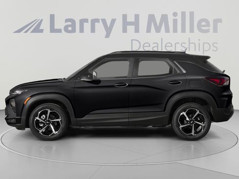 Used 2023 Chevrolet TrailBlazer RS w/ Sun and Liftgate Package AWD/4WD image 3