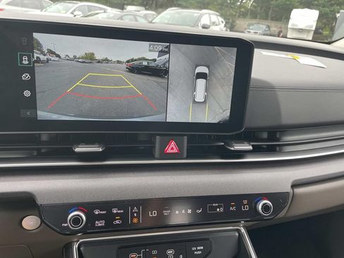New 2027 Kia Carnival SX FWD image 10