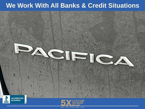 Used 2022 Chrysler Pacifica Touring-L image 25