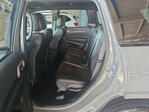 Used 2022 Jeep Grand Cherokee Laredo X AWD/4WD image 14