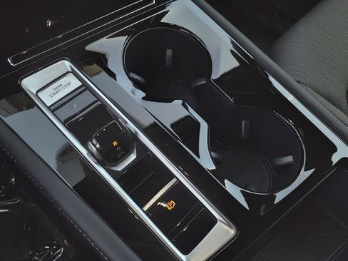 New 2026 Volkswagen Atlas Cross Sport SE image 18