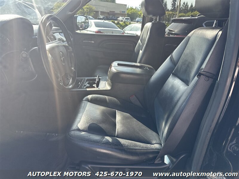 Used 2011 GMC Yukon Denali AWD/4WD image 22
