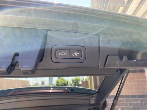 Used 2022 Volvo XC60 T8 R-Design w/ Advanced Package image 13