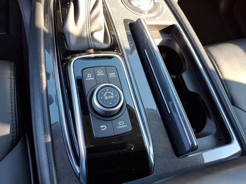 Used 2024 Nissan Armada SV RWD image 14