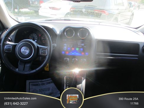 Used 2014 Jeep Patriot Latitude AWD/4WD image 7