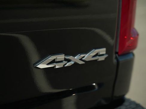 Used 2025 RAM 1500 Laramie AWD/4WD image 40