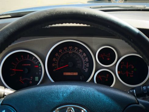 Used 2010 Toyota Sequoia SR5 AWD/4WD image 16