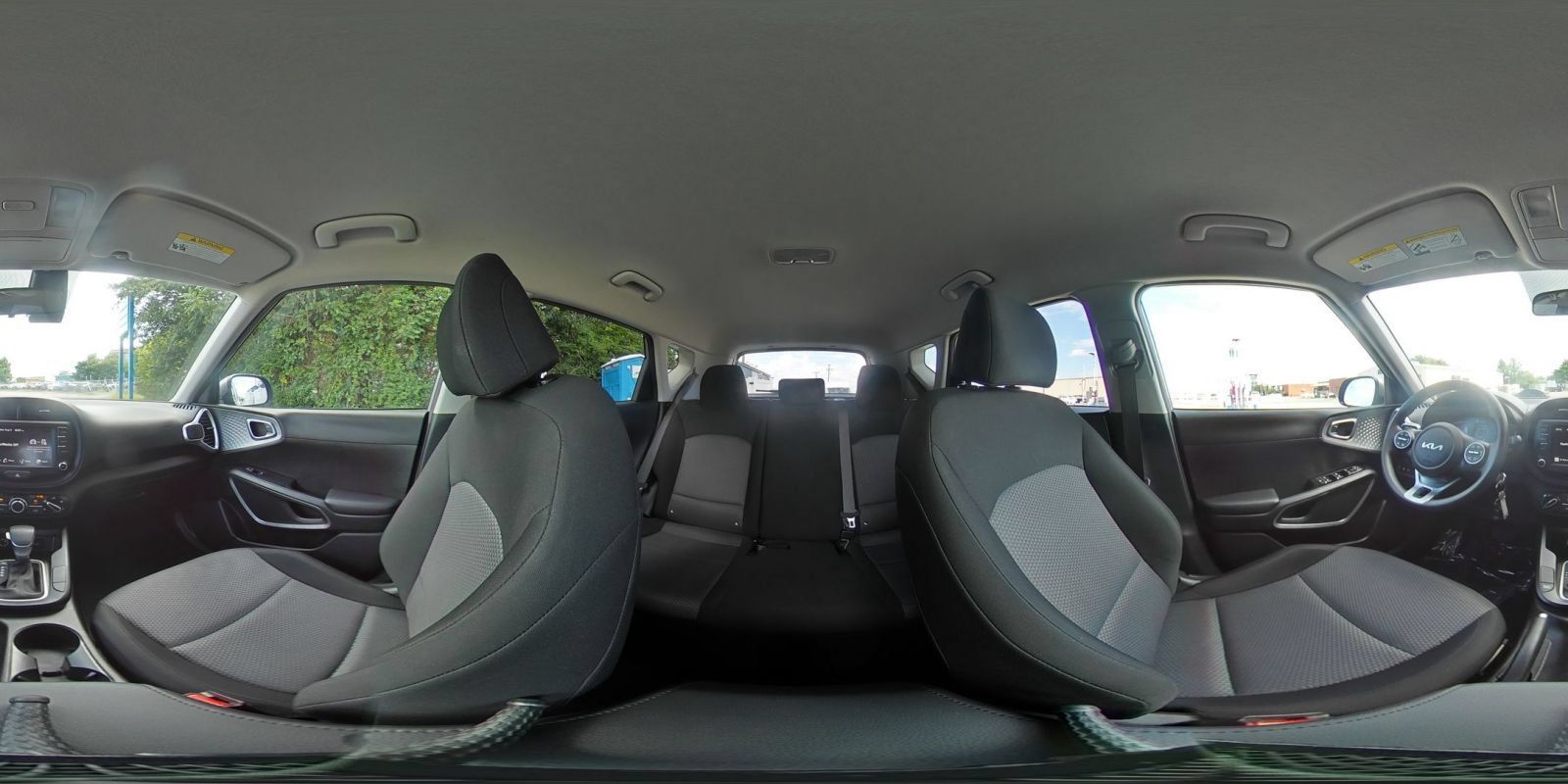 Used 2025 Kia Soul LX w/ LX Technology Package FWD image 39