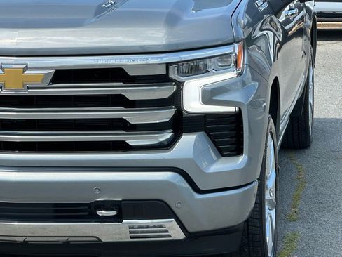 Used 2025 Chevrolet Silverado 1500 High Country w/ High Country Premium Package AWD/4WD image 47