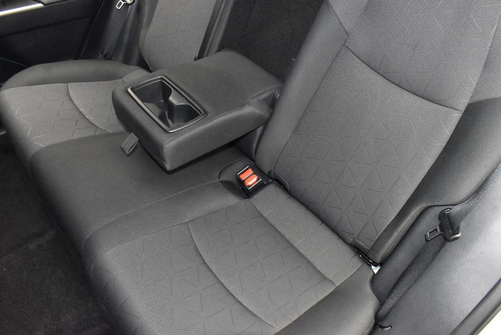 Used 2025 Toyota RAV4 XLE AWD/4WD image 33