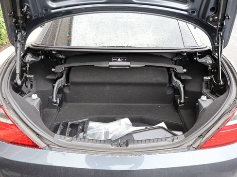 Used 2015 Mercedes-Benz SLK 250 image 10