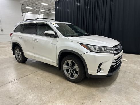 Used 2019 Toyota Highlander Limited Platinum AWD/4WD image 2