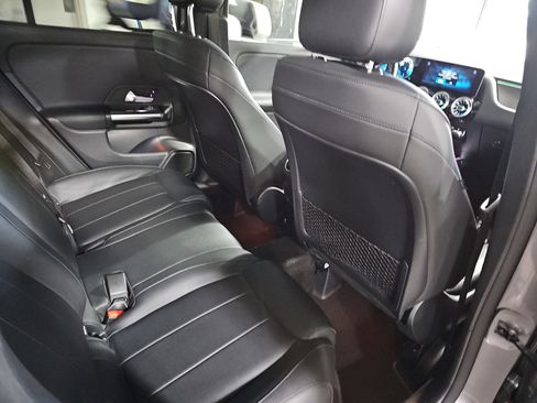 Used 2021 Mercedes-Benz GLA 250 image 11