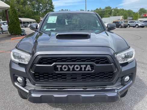 Used 2019 Toyota Tacoma TRD Sport image 5