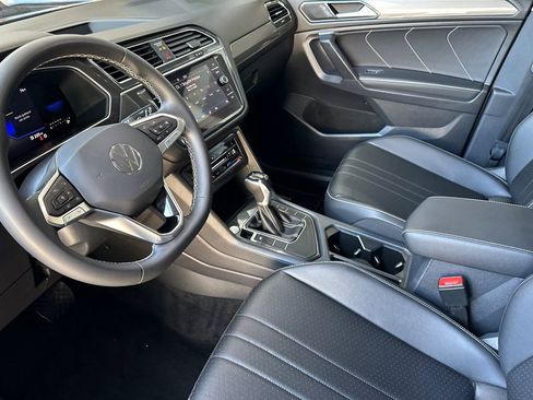 Used 2023 Volkswagen Tiguan SE image 10
