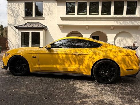 Used 2016 Ford Mustang GT Premium RWD image 10