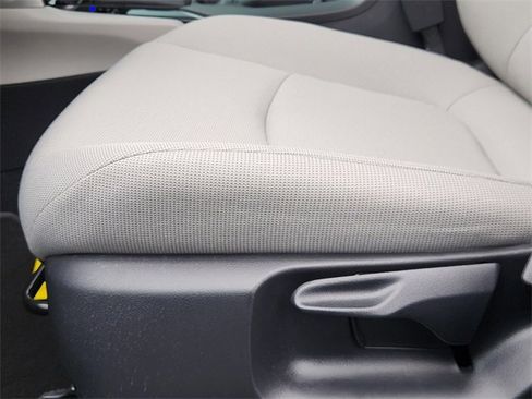 Certified 2025 Toyota Corolla Cross L image 18