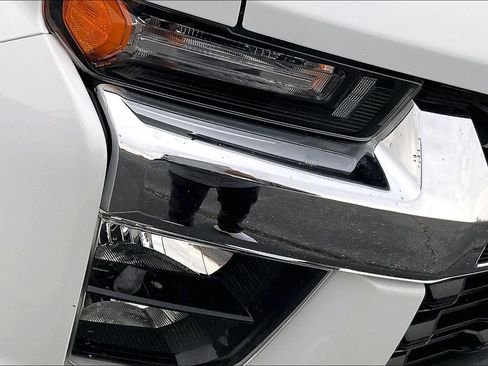 Used 2023 Chevrolet Silverado 2500 LT image 23