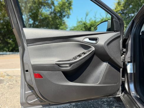 Used 2014 Ford Focus SE FWD image 15
