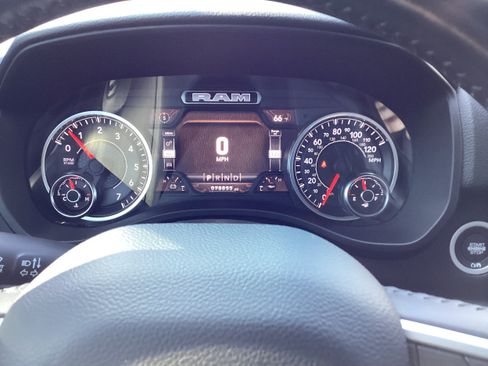 Used 2022 RAM 1500 Big Horn AWD/4WD image 16