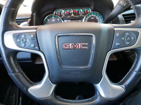 Used 2017 GMC Yukon XL SLT image 25