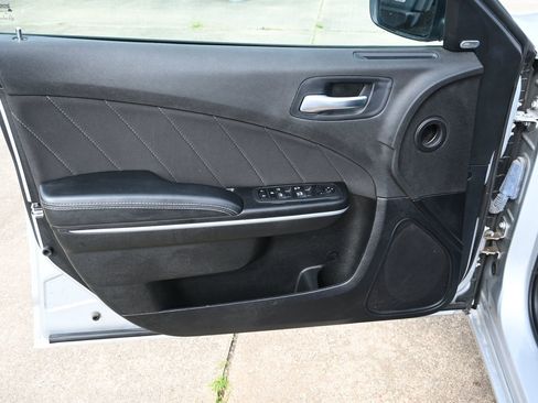 Used 2023 Dodge Charger SXT image 9