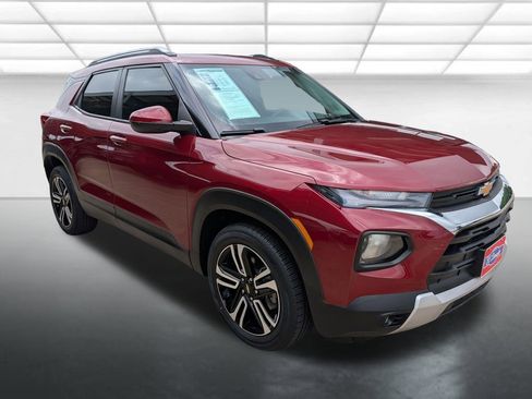 Used 2023 Chevrolet TrailBlazer LT FWD image 1