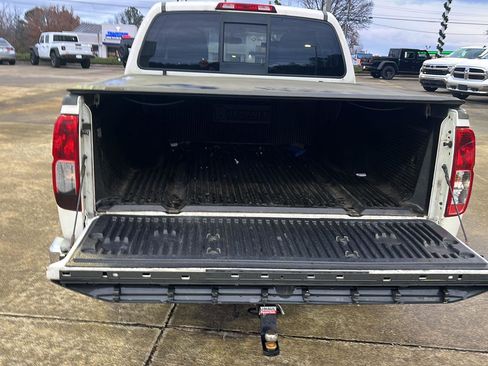 Used 2017 Nissan Frontier SV image 7