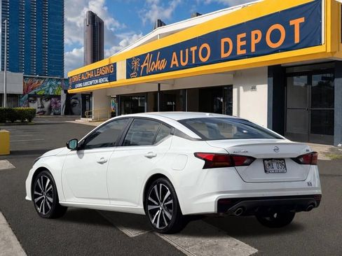 Used 2021 Nissan Altima 2.5 SR FWD image 3