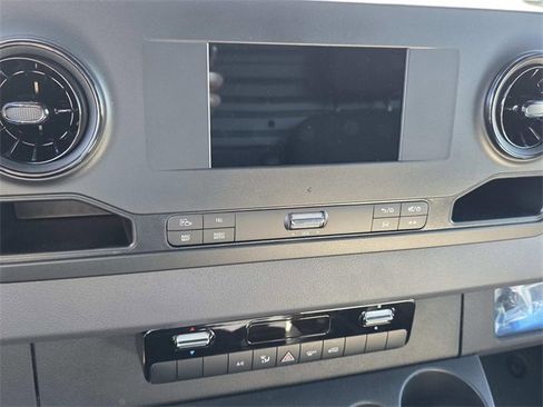 Used 2024 Mercedes-Benz Sprinter 3500 image 7