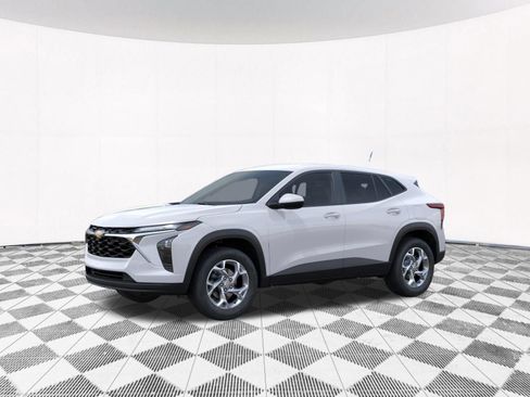 New 2026 Chevrolet Trax LS w/ LS Convenience Package FWD image 5