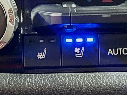 Used 2023 Toyota Sequoia Limited image 17