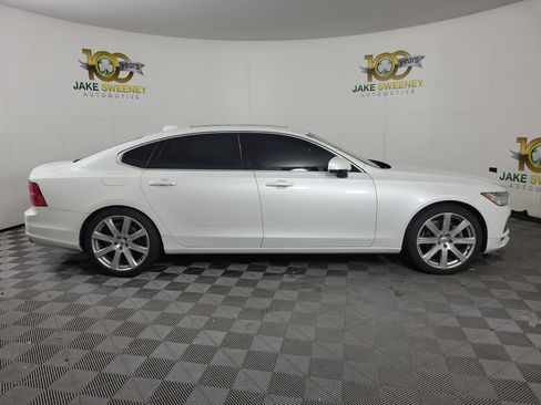 Used 2018 Volvo S90 T5 Momentum w/ Momentum Plus Package AWD/4WD image 4