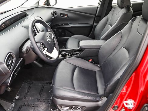 Certified 2017 Toyota Prius Prime Advanced w/ Carpet Mat Package FWD image 17