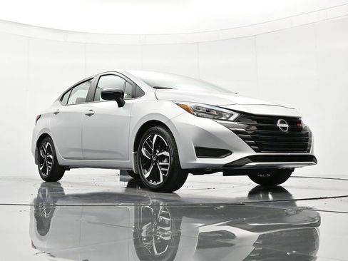 New 2025 Nissan Versa SR w/ Trunk Package FWD image 36