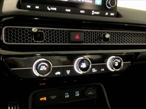 Used 2025 Honda Civic Sport image 15