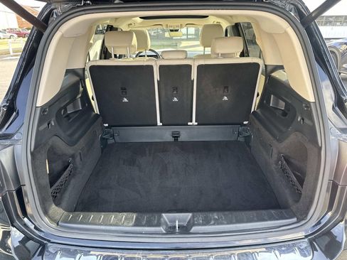 Used 2021 Mercedes-Benz GLB 250 4MATIC image 8