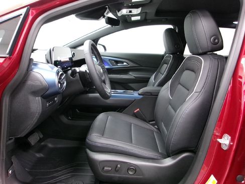 New 2026 Chevrolet Equinox EV LT image 10