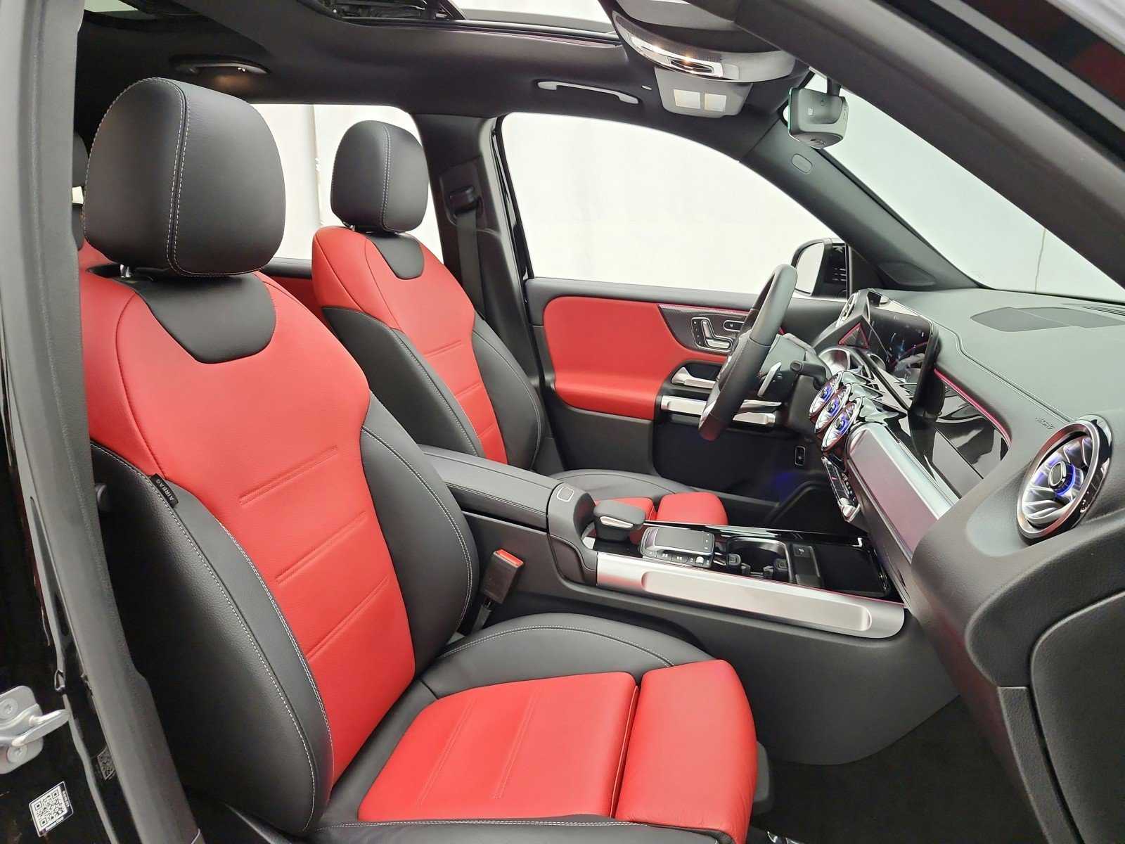 Used 2023 Mercedes-Benz GLB 250 image 20