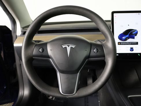 Used 2023 Tesla Model 3 Standard Range RWD image 37