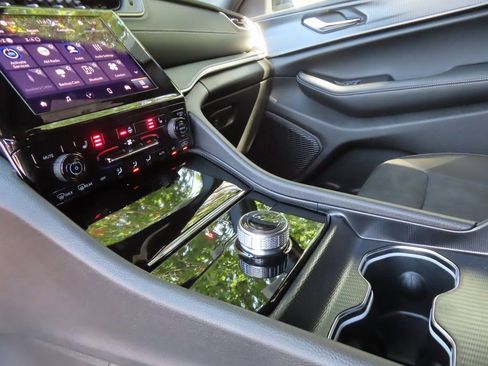 New 2025 Jeep Grand Cherokee L Altitude image 6