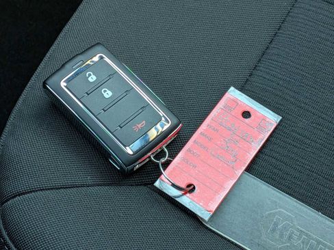 Used 2024 Jeep Grand Cherokee Laredo X image 33