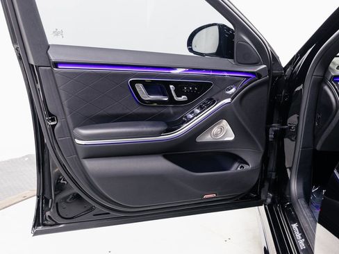 Used 2023 Mercedes-Benz S 580 S 580 image 5