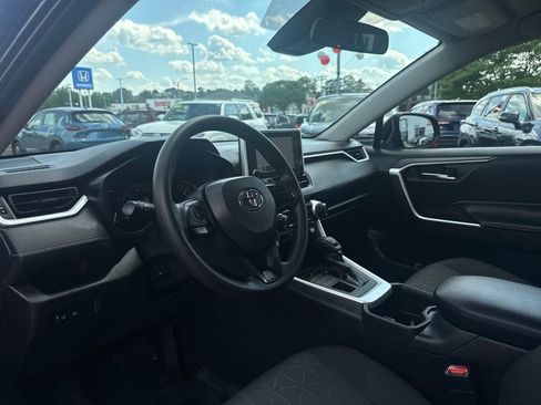 Used 2025 Toyota RAV4 XLE AWD/4WD image 14